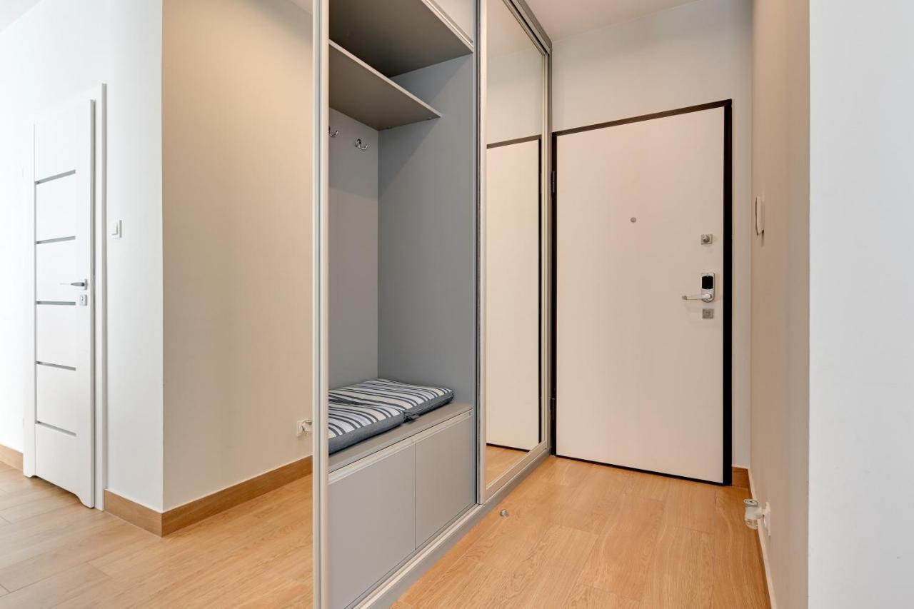 Holiday Apartment Near The Sea - Free Private Parking Гданск Екстериор снимка