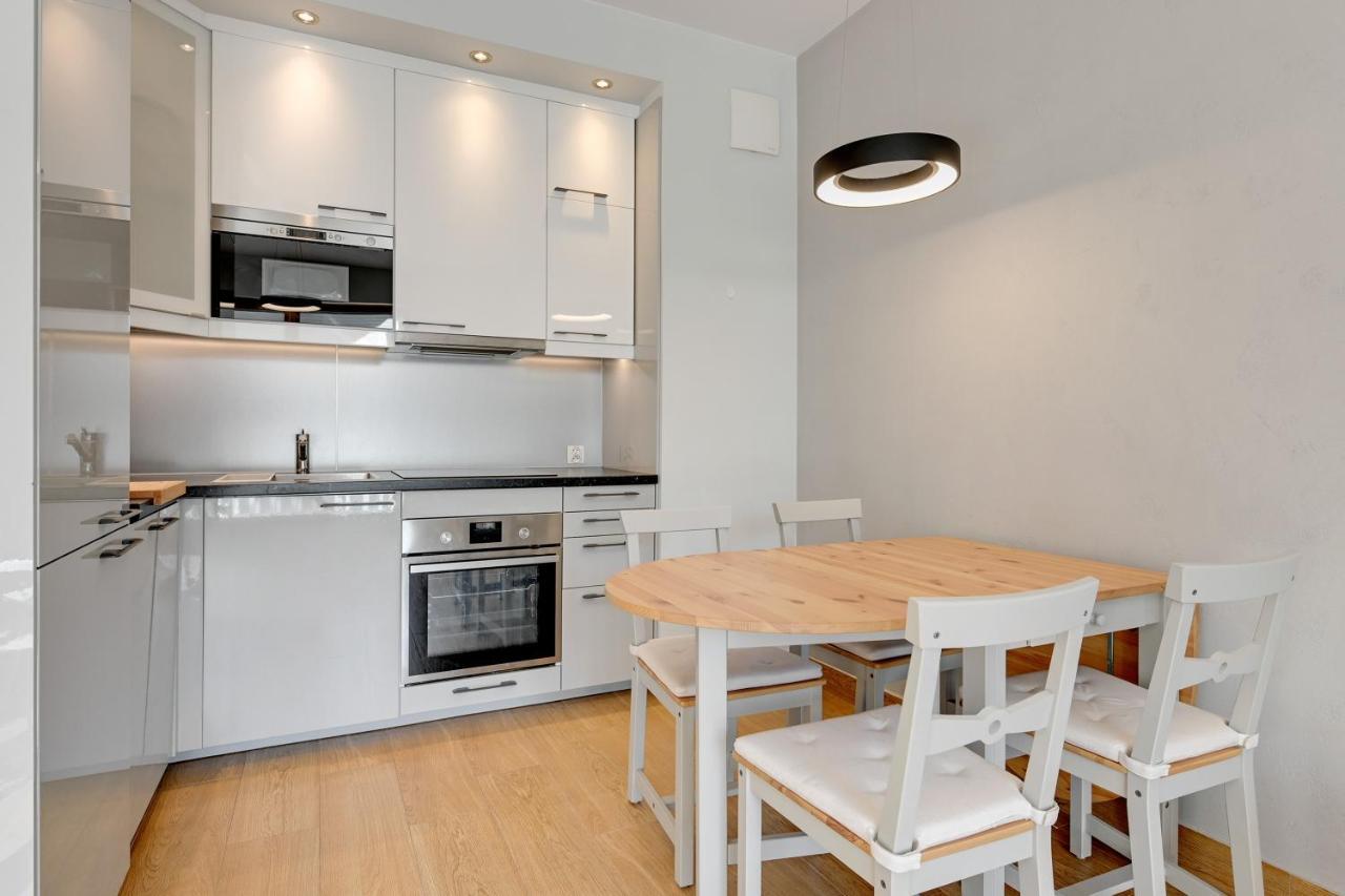 Holiday Apartment Near The Sea - Free Private Parking Гданск Екстериор снимка